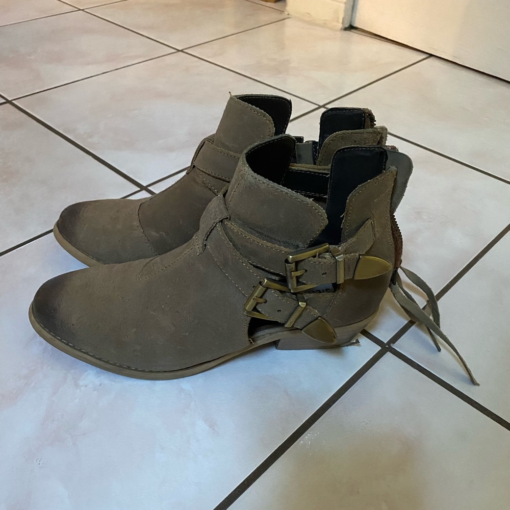 Steve Madden Cinch Booties